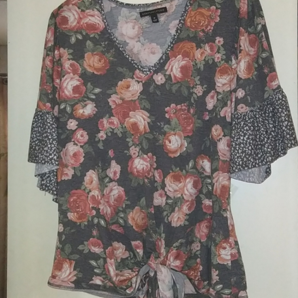 Rose blouse🌺